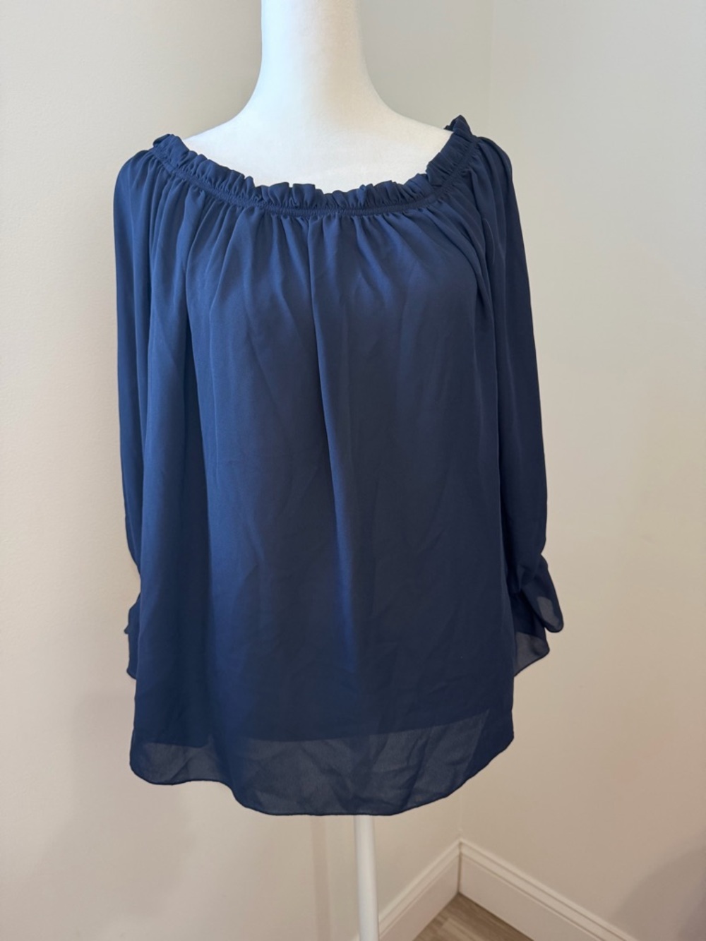 Laurie Felt Womens Size S Navy Off-Shoulder Long Sleeve Blouse Ruffled Cuffs